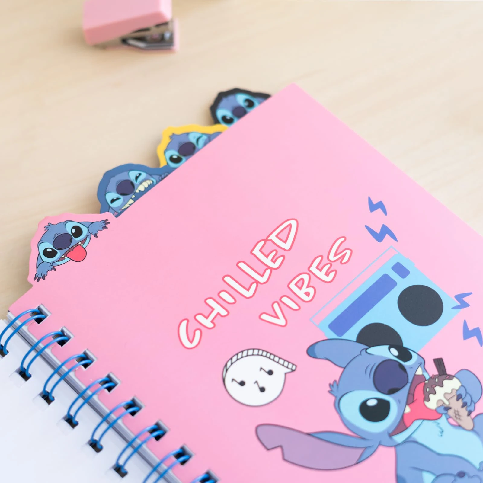 Carnet de notes A5 Lilo & Stitch avec intercalaires, 160 pages pointillées – Image 5